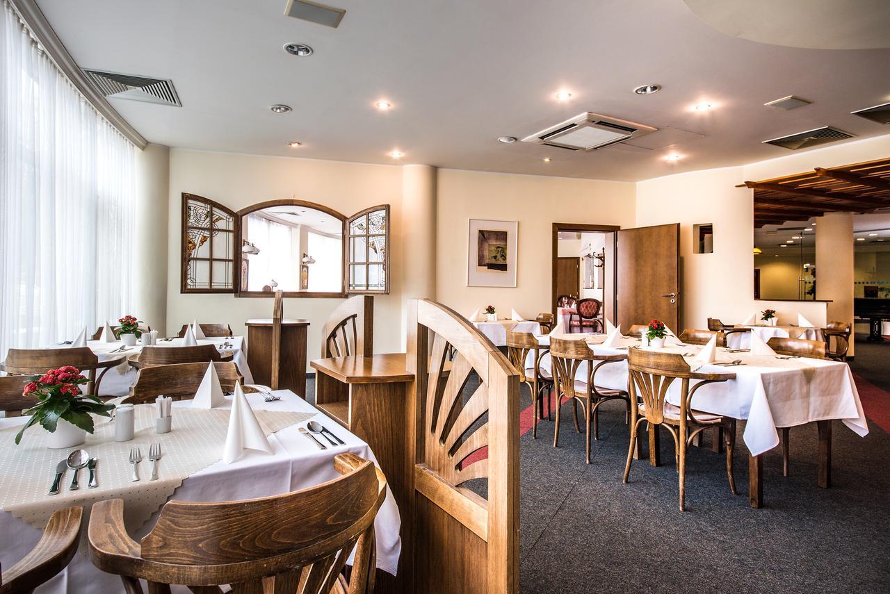 Hotel Jana Přerov Dış mekan fotoğraf
